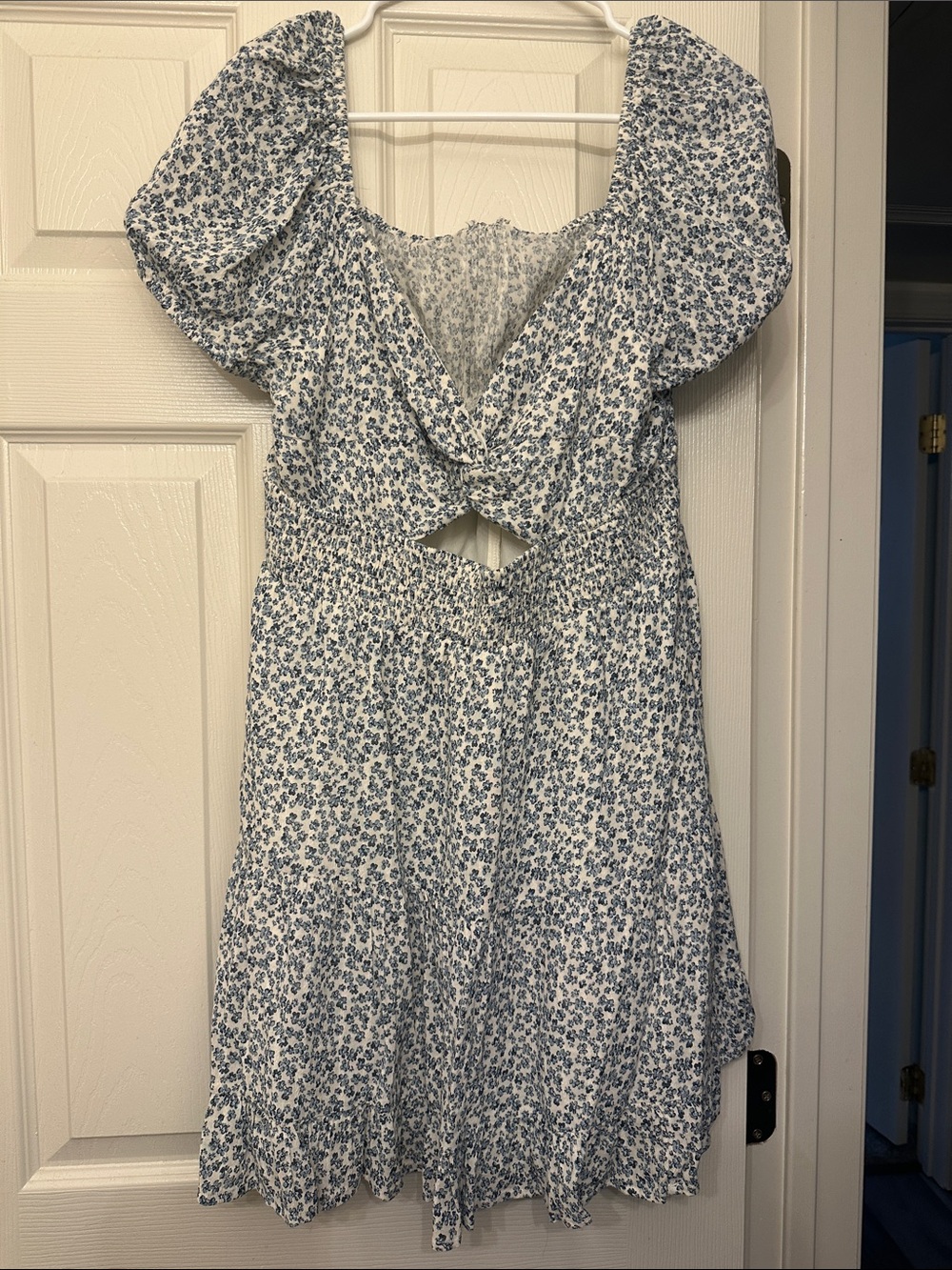 Blue Floral Puff-Sleeve Dress with Front Twist